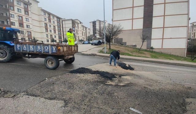 Şırnak'ta yollar için geçici asfaltlama çalışmaları başladı