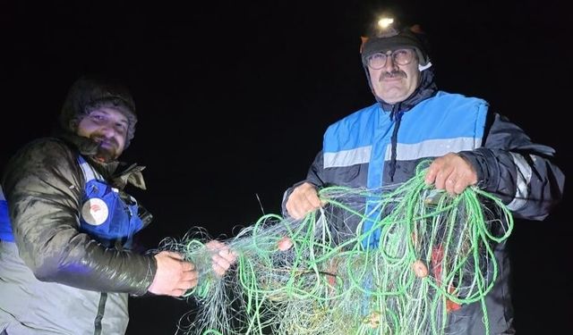 Suğla Gölü'nde kaçak avcılığa geçit yok: 800 metrelik ağ imha edildi
