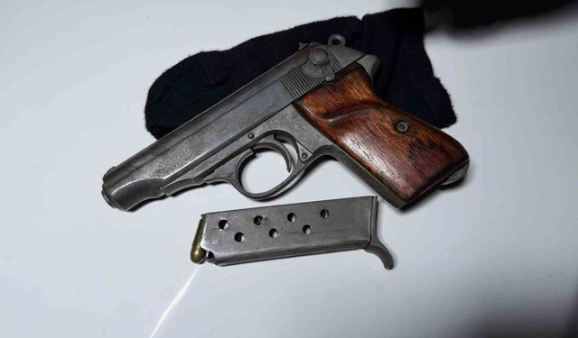Tabancayla yakalanan şahıs gözaltına alındı