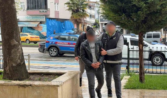 Tır dorsesindeki hasarlı araçta 2.7 kilo uyuşturucu ele geçirildi, sürücü tutuklandı
