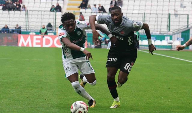 Trendyol Süper Lig: Konyaspor: 2 - Fatih Karagümrük: 0 (İlk yarı)