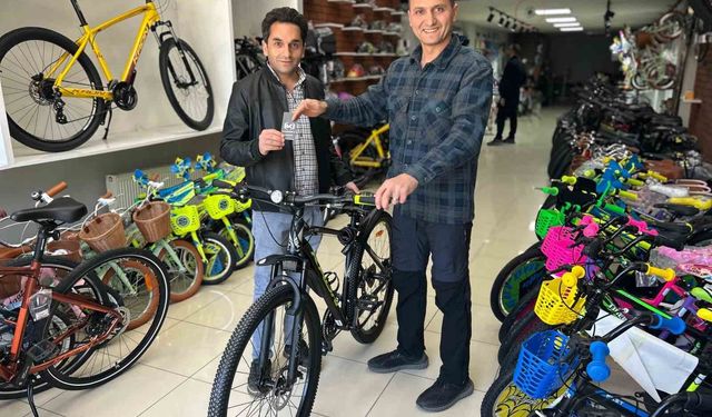 Van'da bahar mevsimi bisiklet sektörünü hareketlendirdi