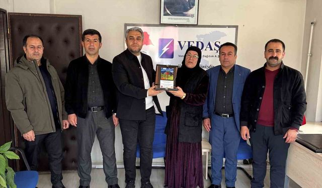 VEDAŞ ekiplerine muhtarlardan anlamlı teşekkür