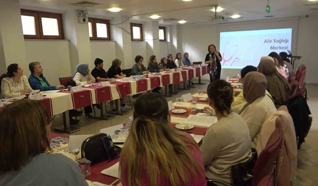Yalova'da 'Emzirme Danışmanlığı ve Ulusal Değerlendirici Sağlık Personeli Eğitimi'