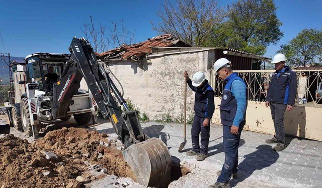 Yatağan Dere Mahallesi'nde içme suyu hatları yenileniyor
