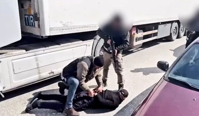 Yüksekova'da zehir tacirlerine ağır darbe: 211 kilogram uyuşturucu ele geçirildi