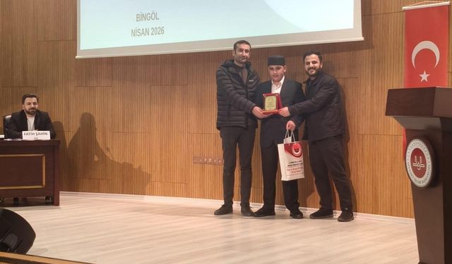 Yüksekovalı öğrenci ezan okuma yarışmasında bölge birincisi oldu