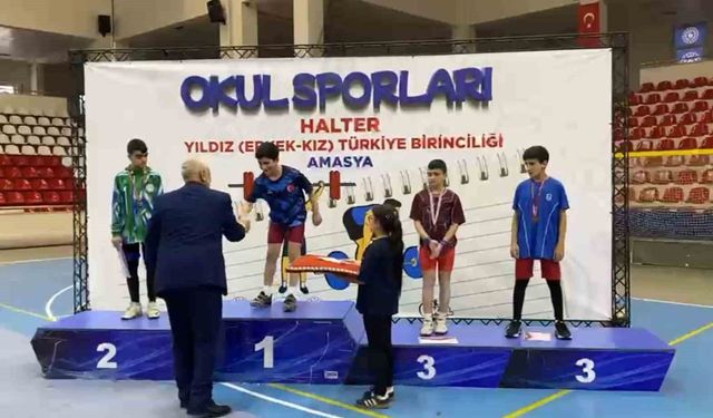 Ağrılı öğrenci Osman Oğur, halterde Türkiye şampiyonu oldu