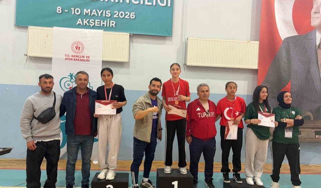Alaşehir'in güçlü bilekleri Konya'da kürsüye çıktı