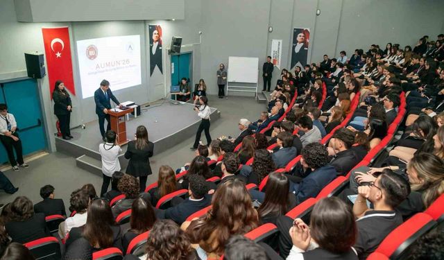 Antalya'da AUMUN'26 başladı: Gençler dünya gündemini tartışıyor