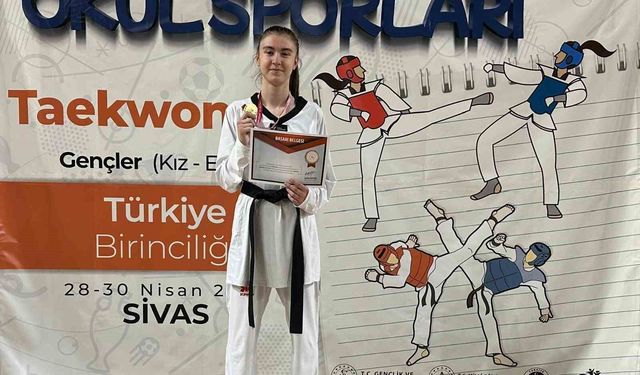 Aydın Lisesi öğrencisi Özfidan'dan çifte şampiyonluk