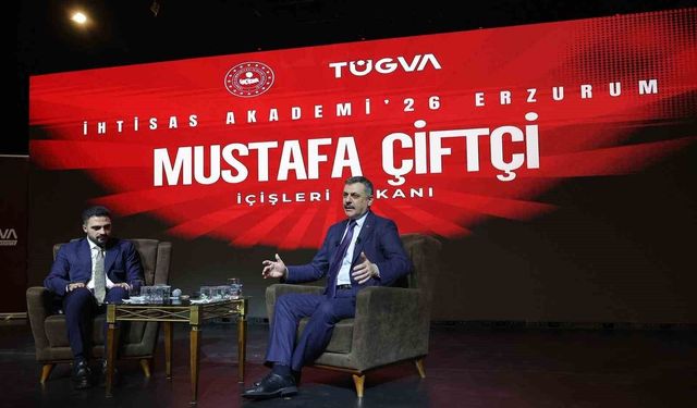 Bakan Çiftçi, Erzurum'da TÜGVA'nın İhtisas Akademi Programı'na katıldı