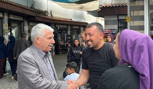 Başkan Karamehmetoğlu esnaf ve vatandaşlarla buluştu