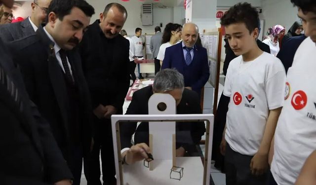 Bayburt Ortaokulu öğrencilerinden bilim fuarı