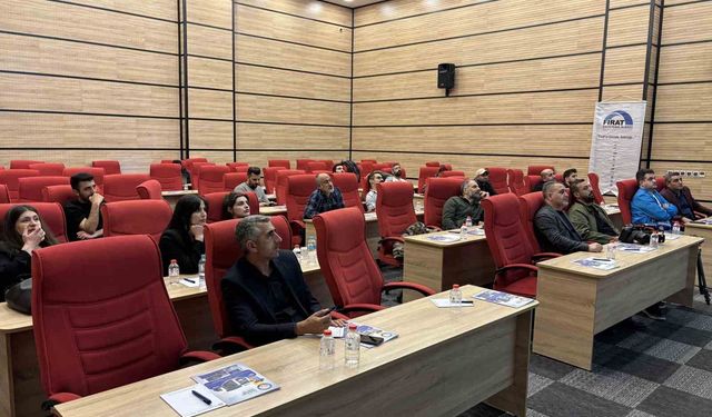 Bingöl'de medya çalışanlarına yapay zeka eğitimi verildi
