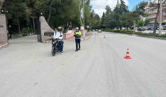 Burdur'da 383 araç ve sürücüsü kontrol edildi