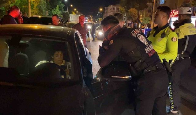 Bursa'da rekor ceza: 'Dur' ihtarına uymayan kadın sürücüye 550 bin TL cezai işlem uygulandı