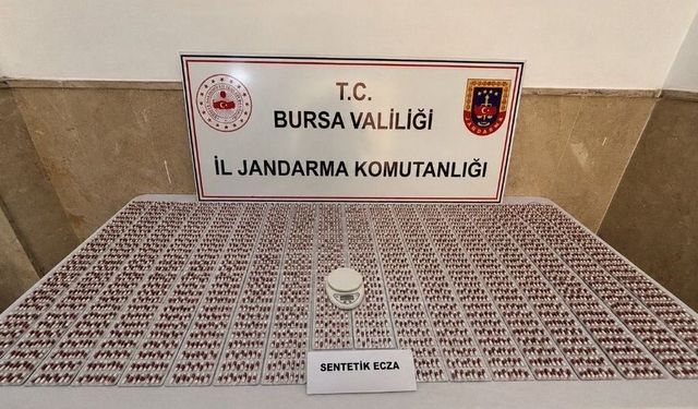 Bursa'da zehir tacirlerine darbe: Binlerce sentetik hap ele geçirildi