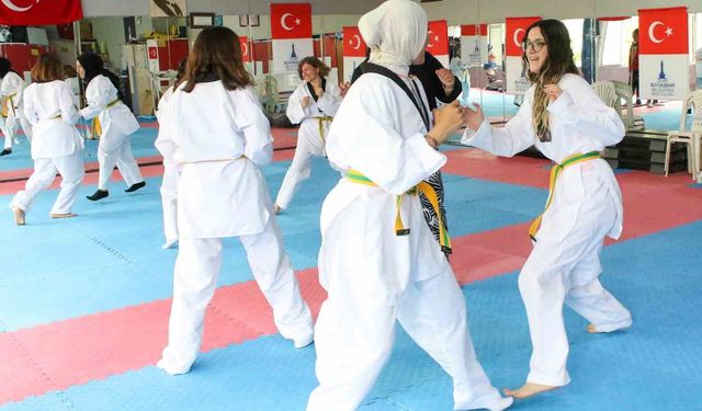 Büyükşehir'in tekvando kursuna kadınlardan yoğun ilgi