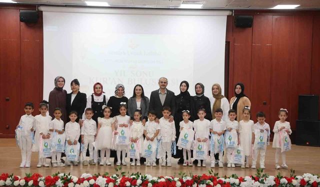 Çayırova'da minikler Kur'an-ı Kerim'e geçmenin heyecanını yaşadı