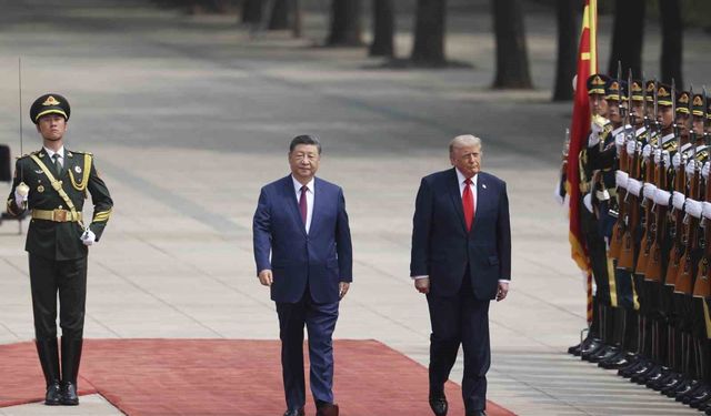 Çin Devlet Başkanı Xi, ABD Başkanı Trump'ı resmi törenle karşıladı