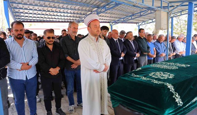 Cinayete kurban giden Kübra Yapıcı son yolculuğuna uğurlandı