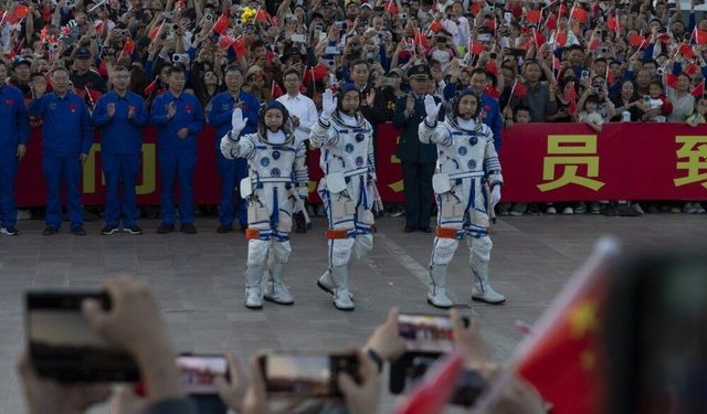 Çin'den uzaya gönderdiği bir astronotuna ilk kez 1 yıllık görev süresi
