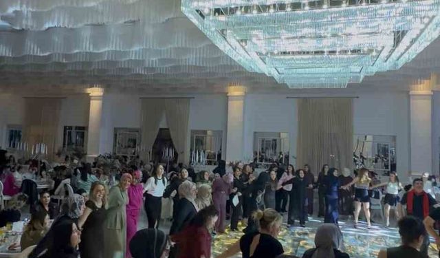 CÜ Vakfı Okulları'ndan annelere özel kutlama