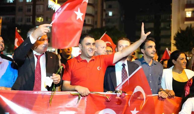 Çukurova'da 19 Mayıs coşkusu meşale yürüyüşü ve konserle yaşanacak