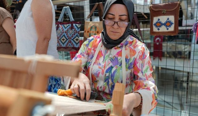 Denizli'de el sanatları kursiyerlerinin el emeği eserleri görücüye çıktı