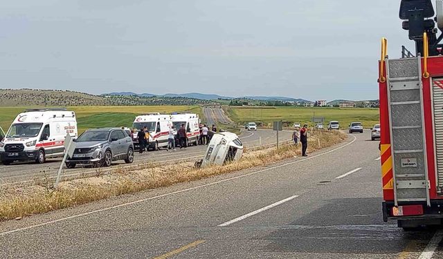 Diyarbakır'da otomobil takla attı: 4 yaralı
