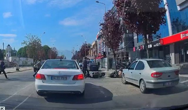 Düzce'de motosiklet kazası ucuz atlatıldı: O anlar kamerada