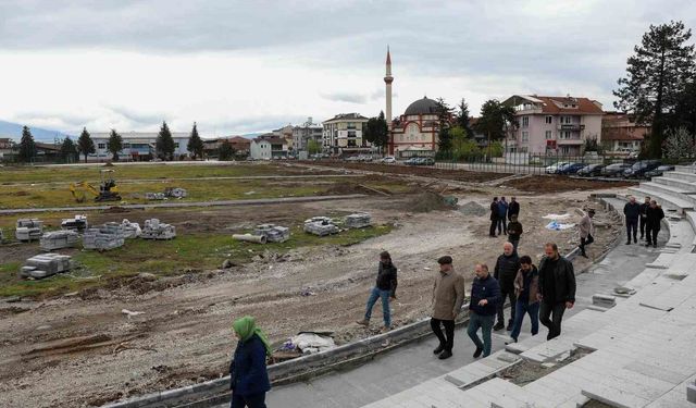Düzce'de şehrin kalbinde 3 park birbirine bağlanıyor