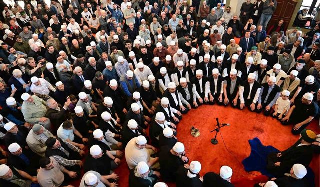 Emirsultan'da Erguvan Bayramı coşkusu