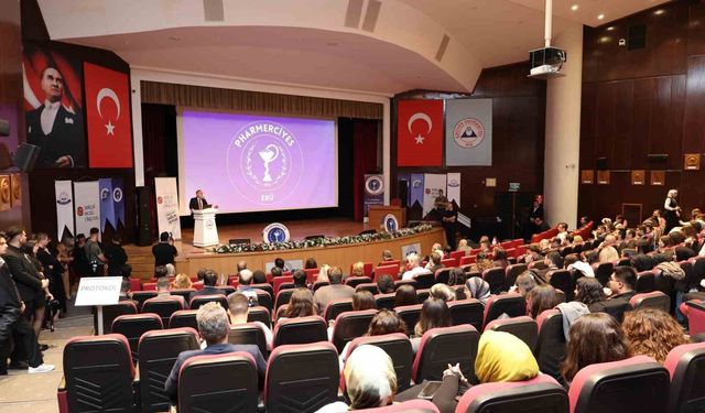 ERÜ'de 'II. Ulusal PharmErciyes Eczacılık Öğrenci Kongresi' düzenledi