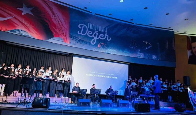 Fen lisesi öğrencilerinden müzik gösterisi