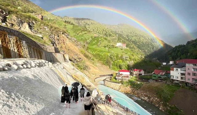 Göksu Travertenleri'nde çift gökkuşağı büyüledi