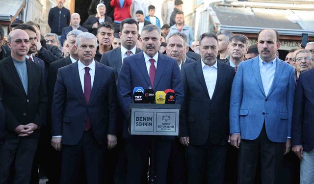 İçişleri Bakanı Çiftçi bayram namazını Konya'da kıldı