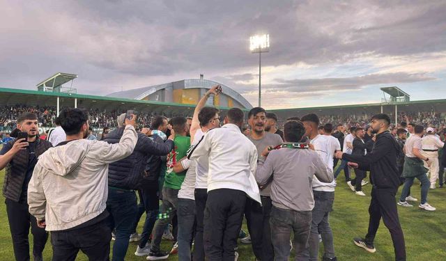 Iğdır'da Amed Sportif Faaliyler taraftarının şampiyonluk coşkusu