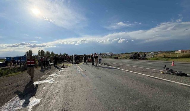 Iğdır'da otomobilin çarptığı motosiklet sürücüsü hayatını kaybetti