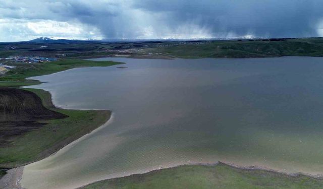 Kars Barajı'nda doluluk yüzde 100'e ulaştı, kontrollü su tahliyesi başlıyor