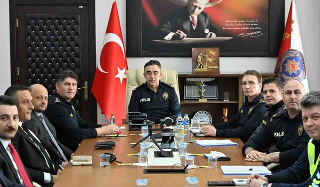 Kars'ta güvenlik toplantısı: Huzur ortamı ve okul çevreleri masaya yatırıldı