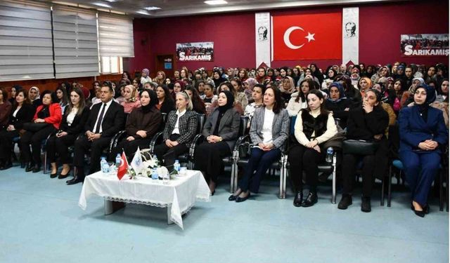 Kars'ta koruyucu aile hizmeti için farkındalık toplantısı düzenlendi