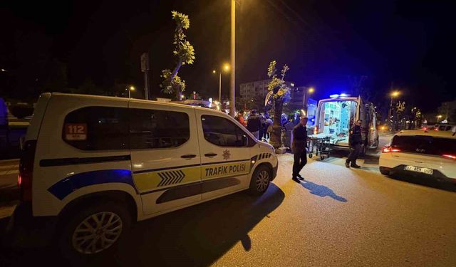 Kastamonu'da motosiklet park halindeki otomobile çarptı: 1 yaralı