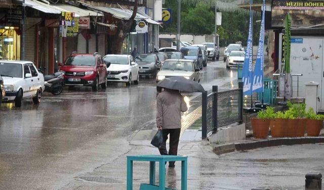 Kilis'te kuvvetli yağış ve sis etkili oldu