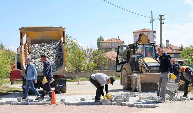 Kırıkkale'de kilit parke ve asfalt çalışmaları sürüyor