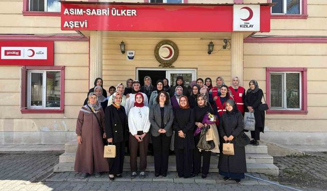 Kızılay'dan hem anne hem baba olan kadınlara Anneler Günü sürprizi