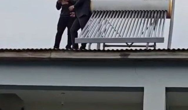 Köy ziyaretinde dikkat çeken anlar: Çatıda başlayan sohbet üyelikle sonuçlandı