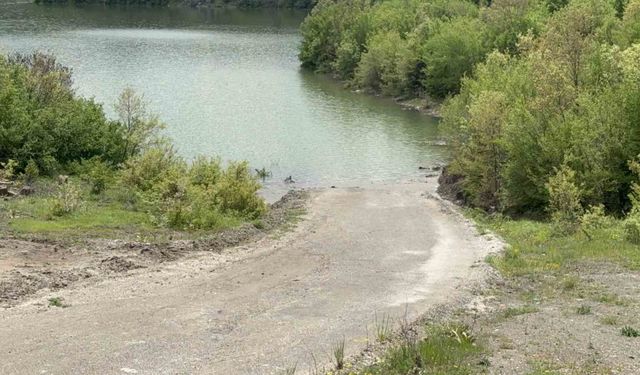 Kuraklığı fırsata çevirmişlerdi: Baraj doldu, yol sular altında kaldı