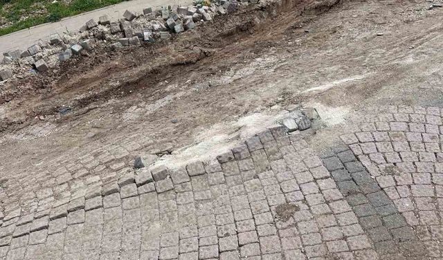 Mazıdağı'nda bozuk yollar tepki çekiyor